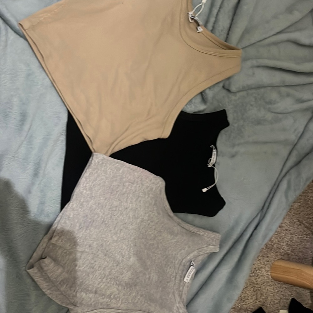 DEAL!! 3 zara tank tops WILL BE SELLING 3 FOR THE PRICE OF ONE